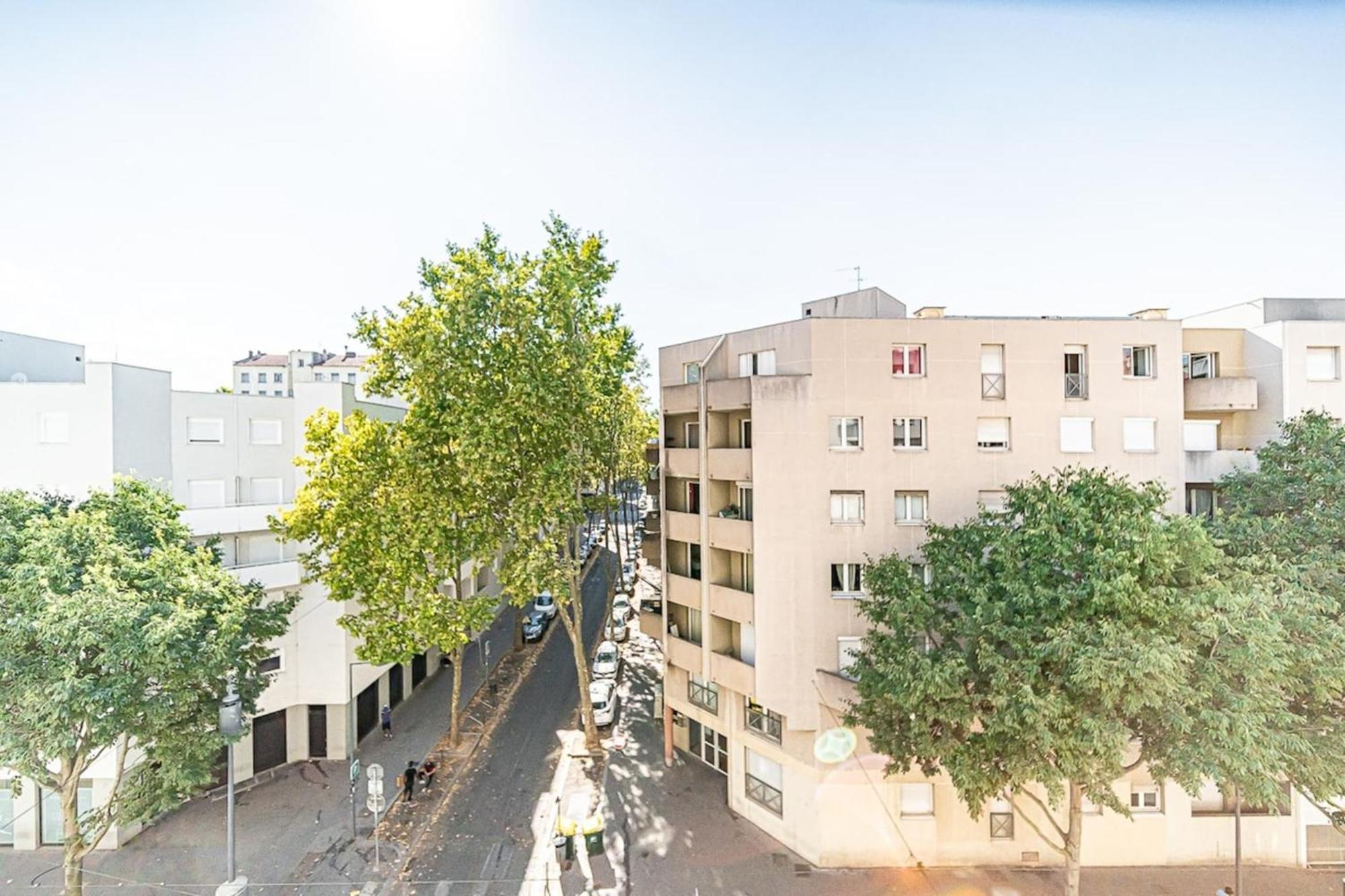 Appartement Cosy Avec Balcony And Garage-Charpennes Villeurbanne Exterior foto